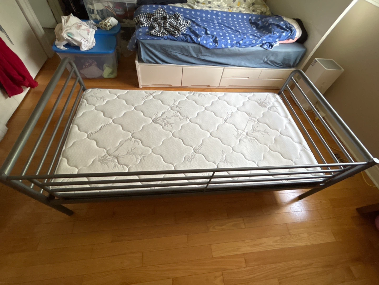 Metal Bed Frame - photo 3