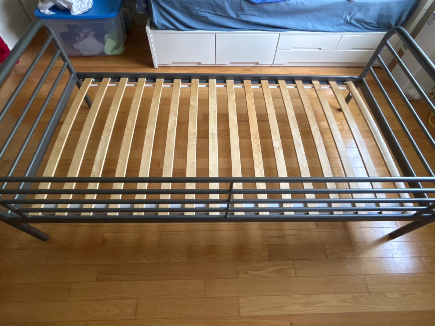 Metal Bed Frame - photo 5