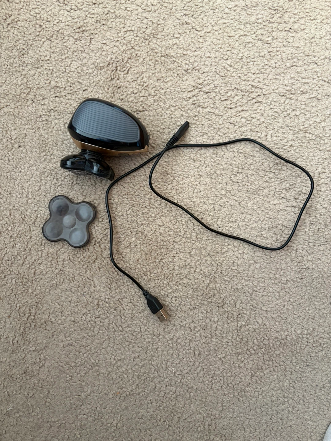 Rotary Shaver with USB Charging Cable - photo 2