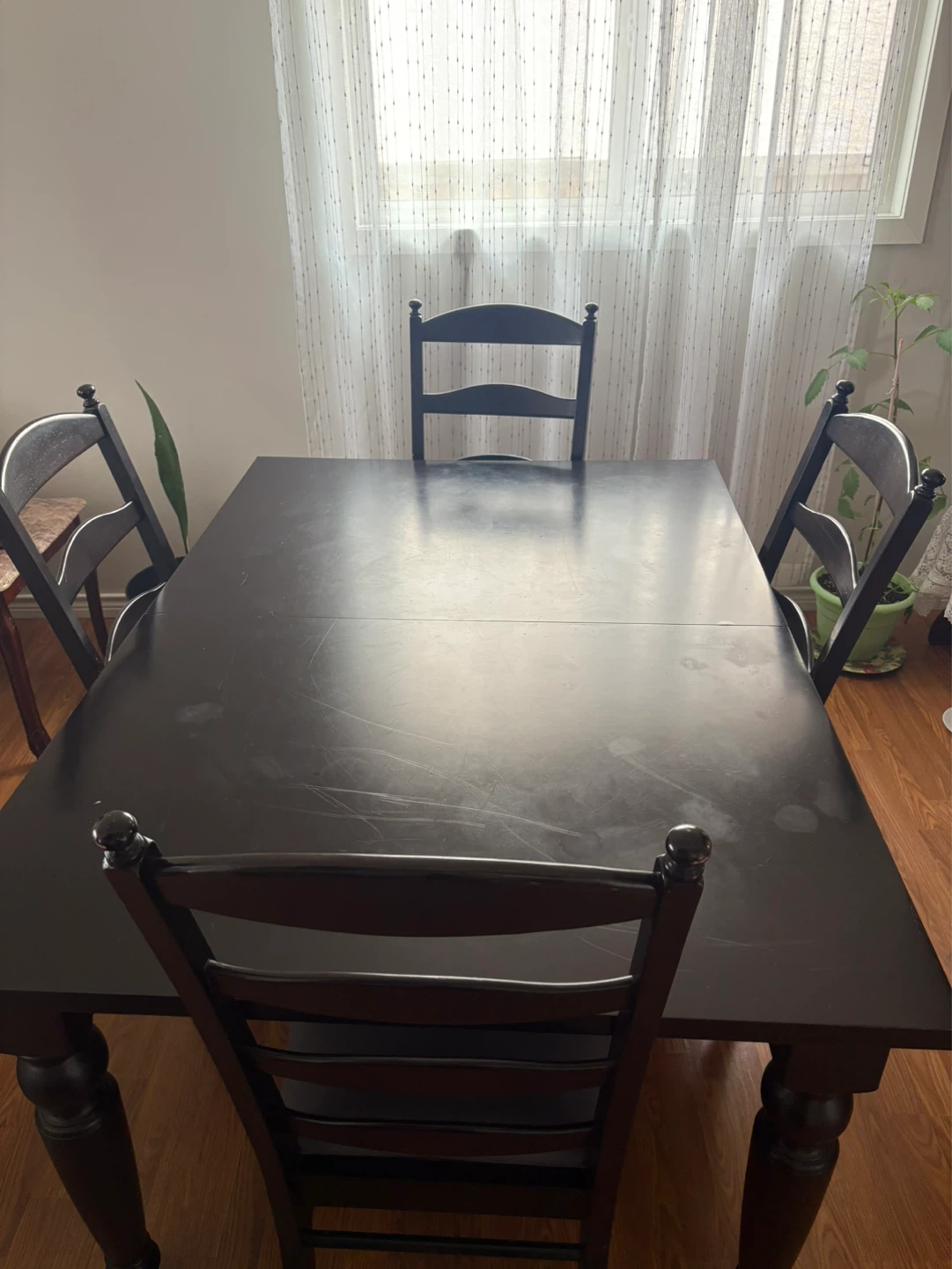 Dining room table with 6 chairs