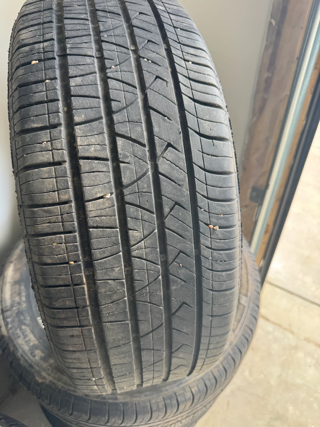 215/55R17 motormaster se3 set of four all season tires - photo 2