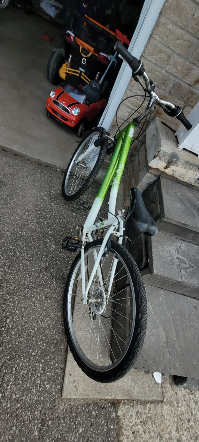 Green and White Bicycle - photo 2
