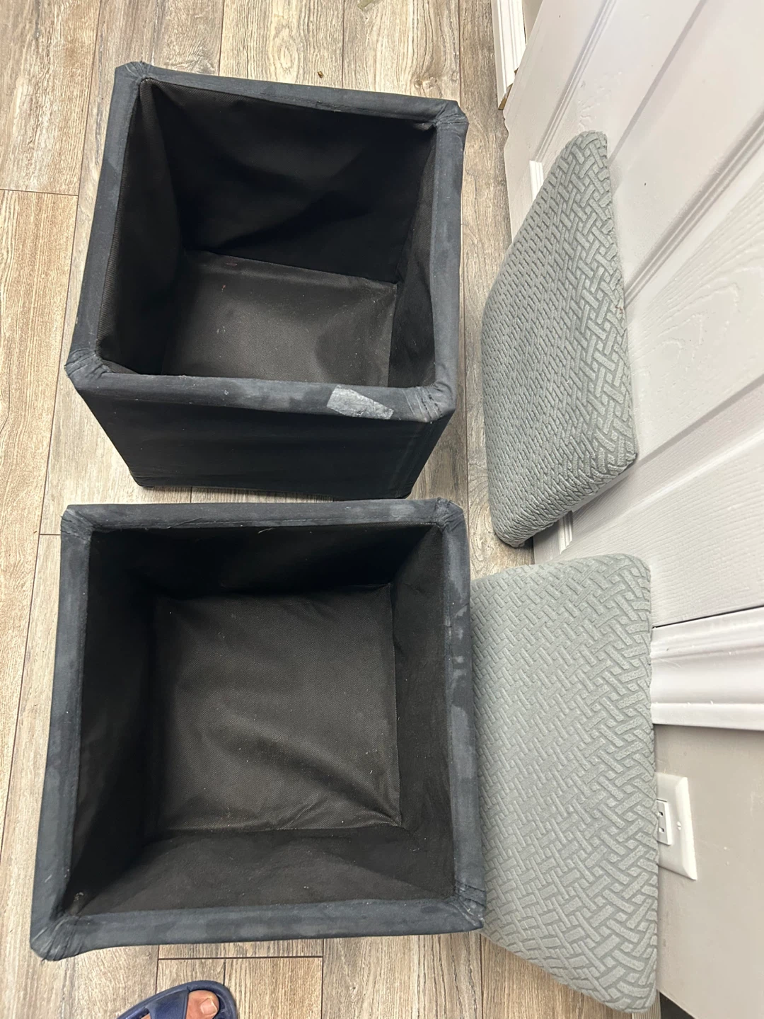 Pair of Storage Ottomans - photo 5
