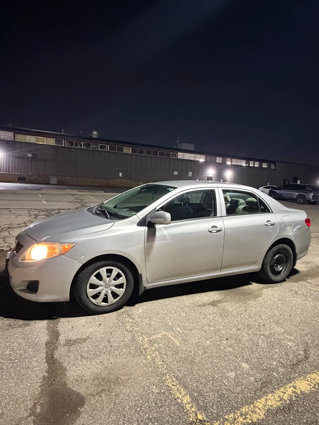 Toyota Corolla Sedan - Silver - photo 4