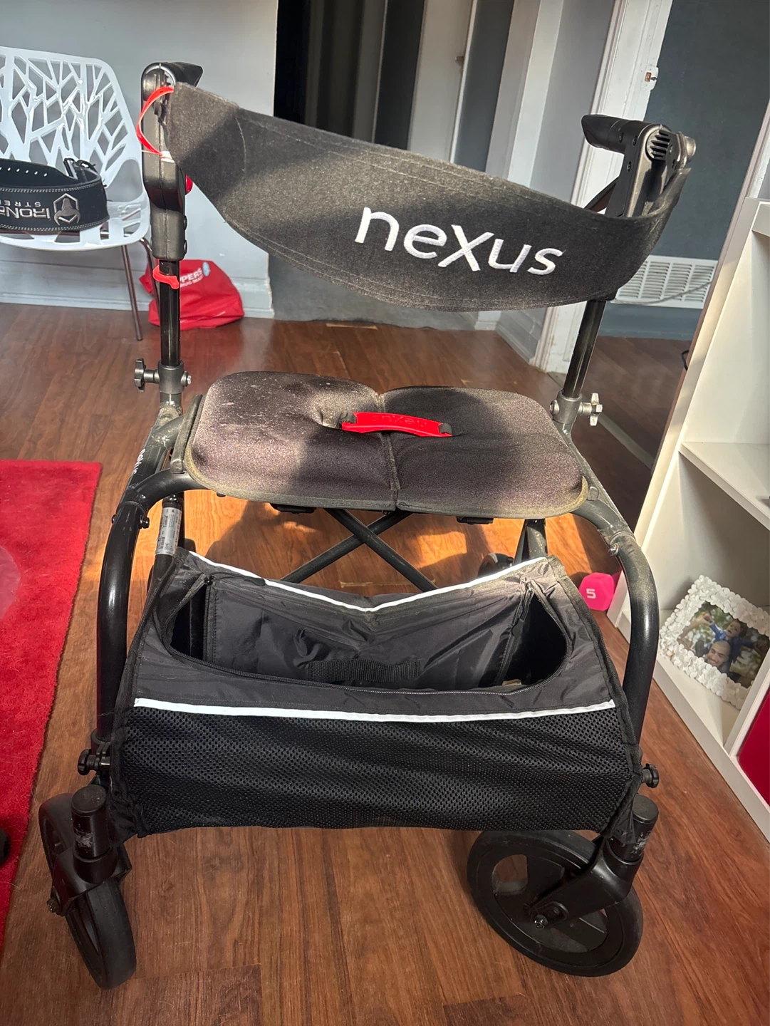 Nexus Walker with Seat and Bag