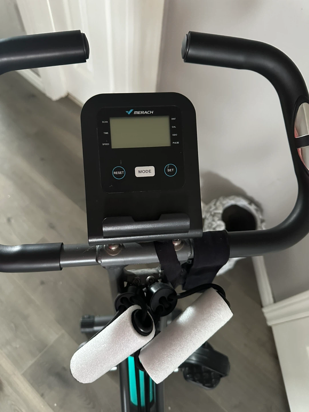 MERACH Exercise Bike - photo 2