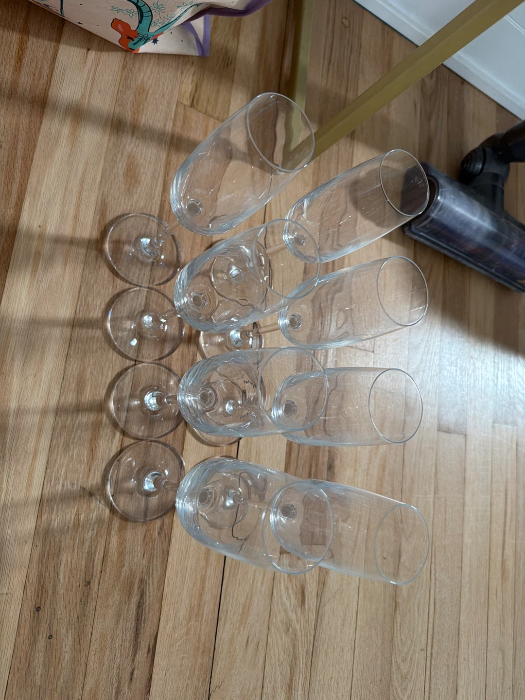Set of 8 Clear Glass Champagne Flutes