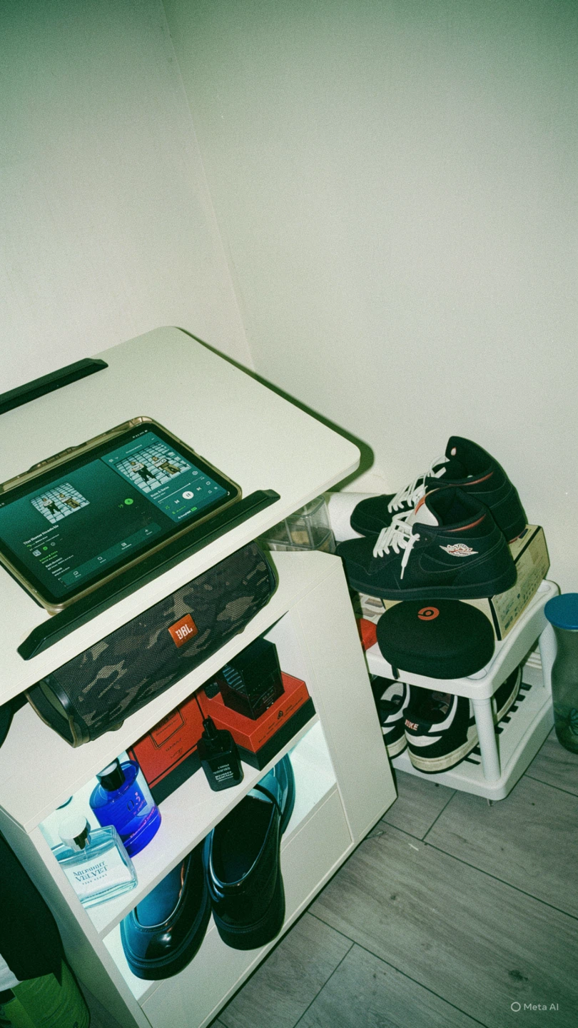 Nightstand - photo 4