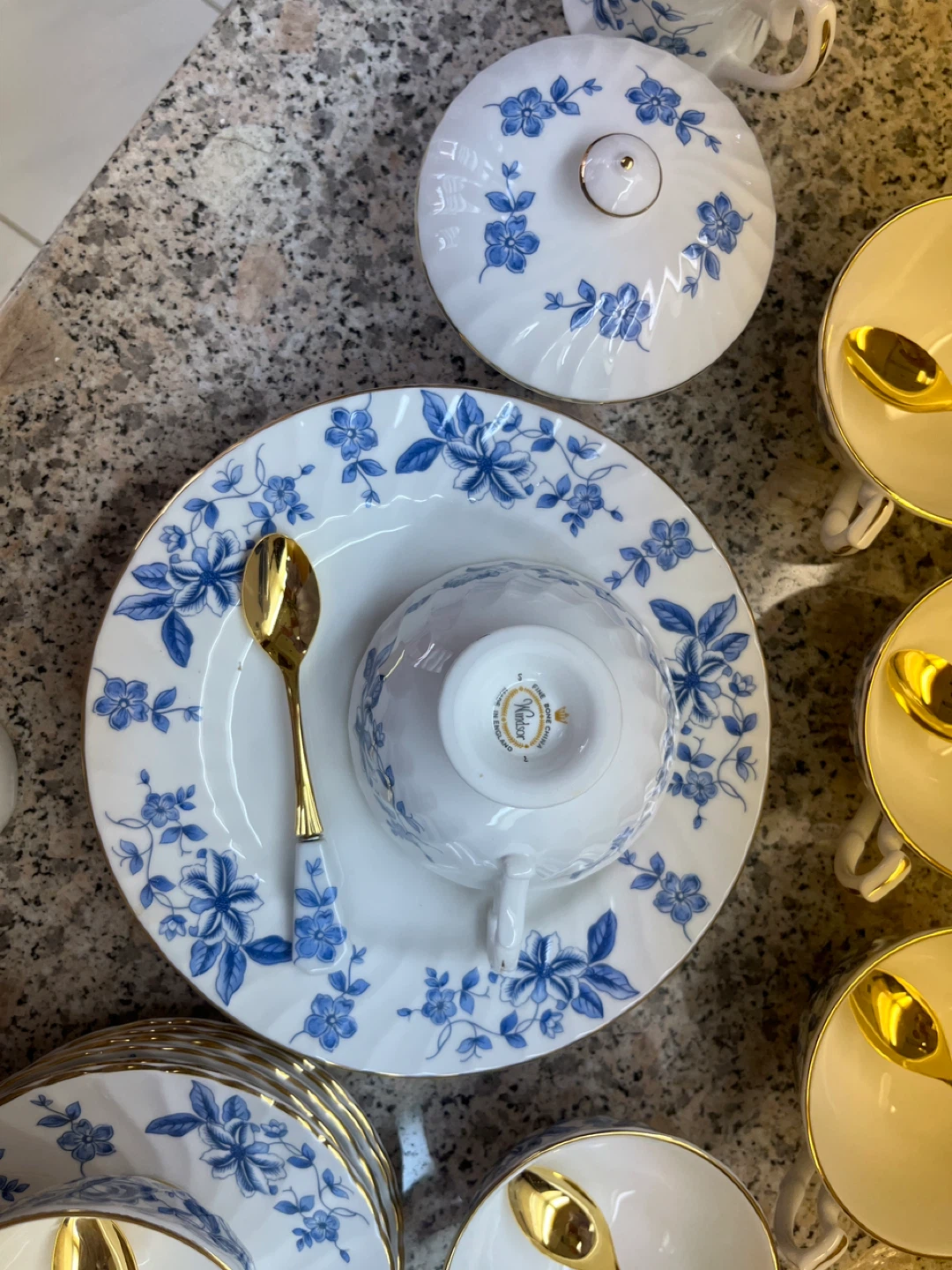 Windsor Bone China Tea Set - photo 2