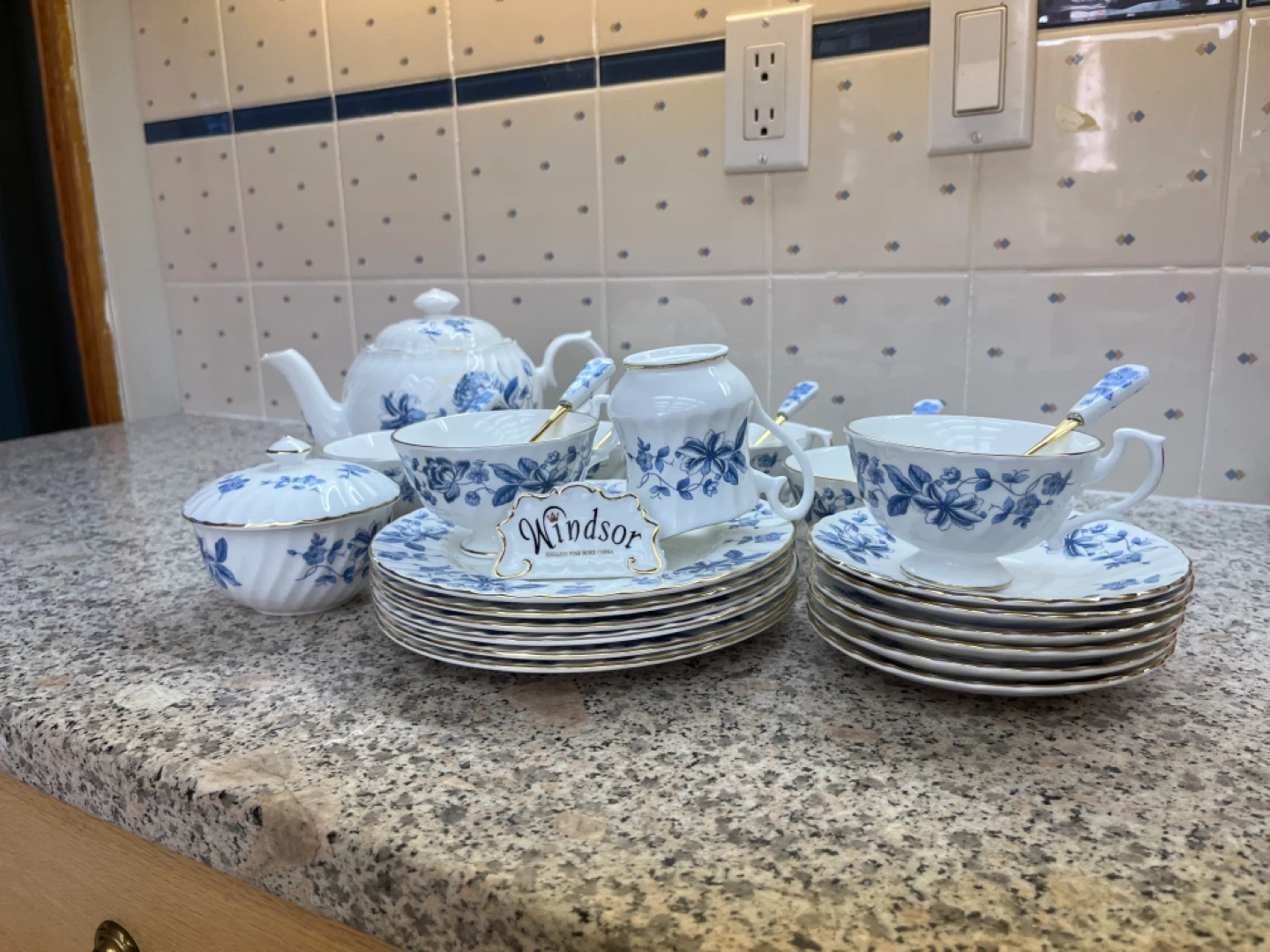 Windsor Bone China Tea Set - photo 4