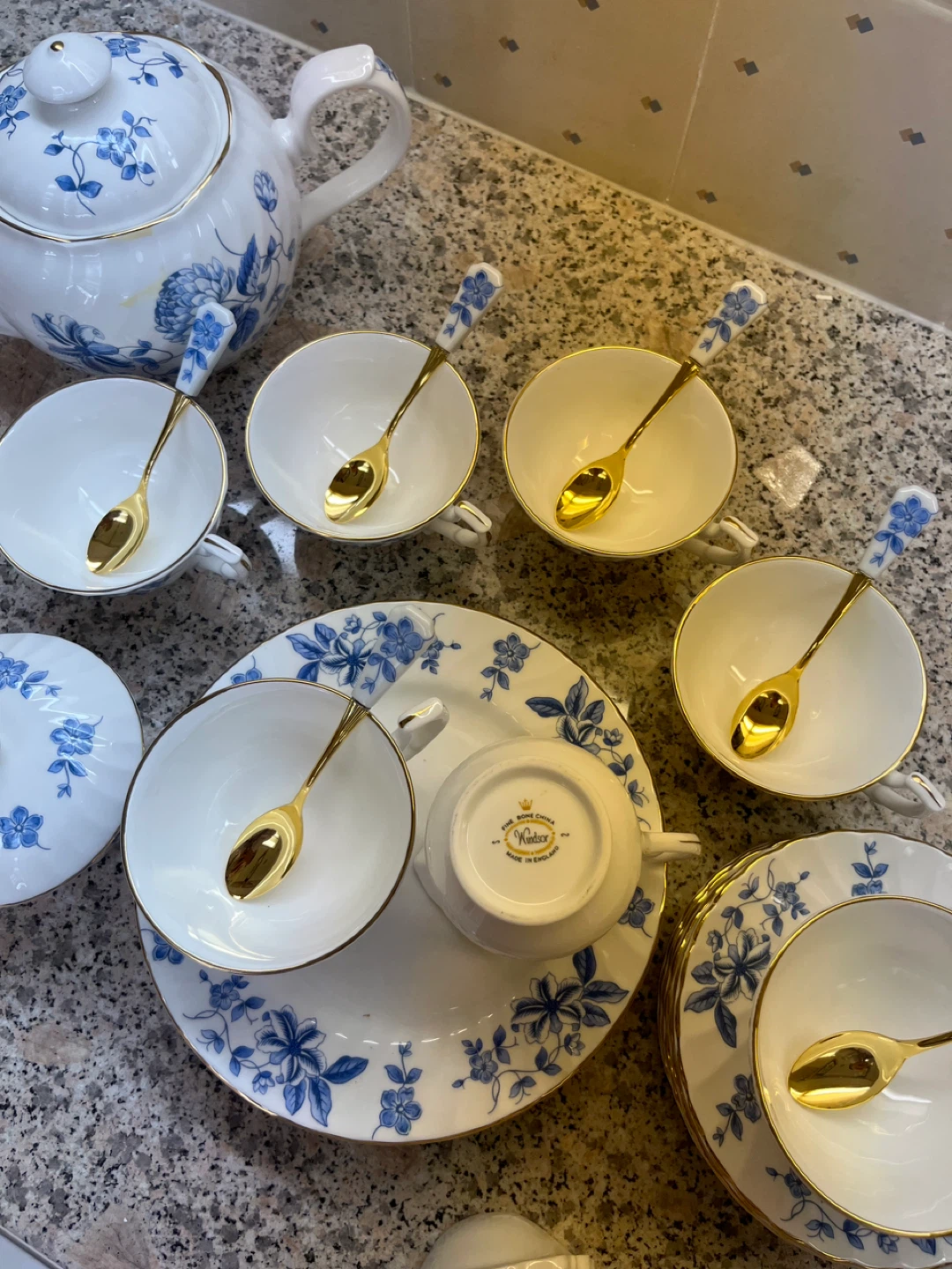 Windsor Bone China Tea Set - photo 3