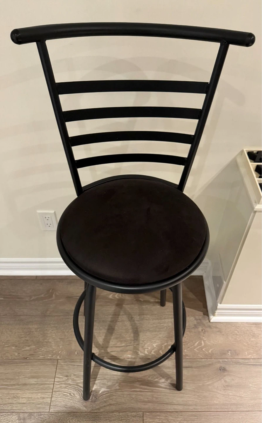 Black metal bar stools with upholstered seats (set of 2)