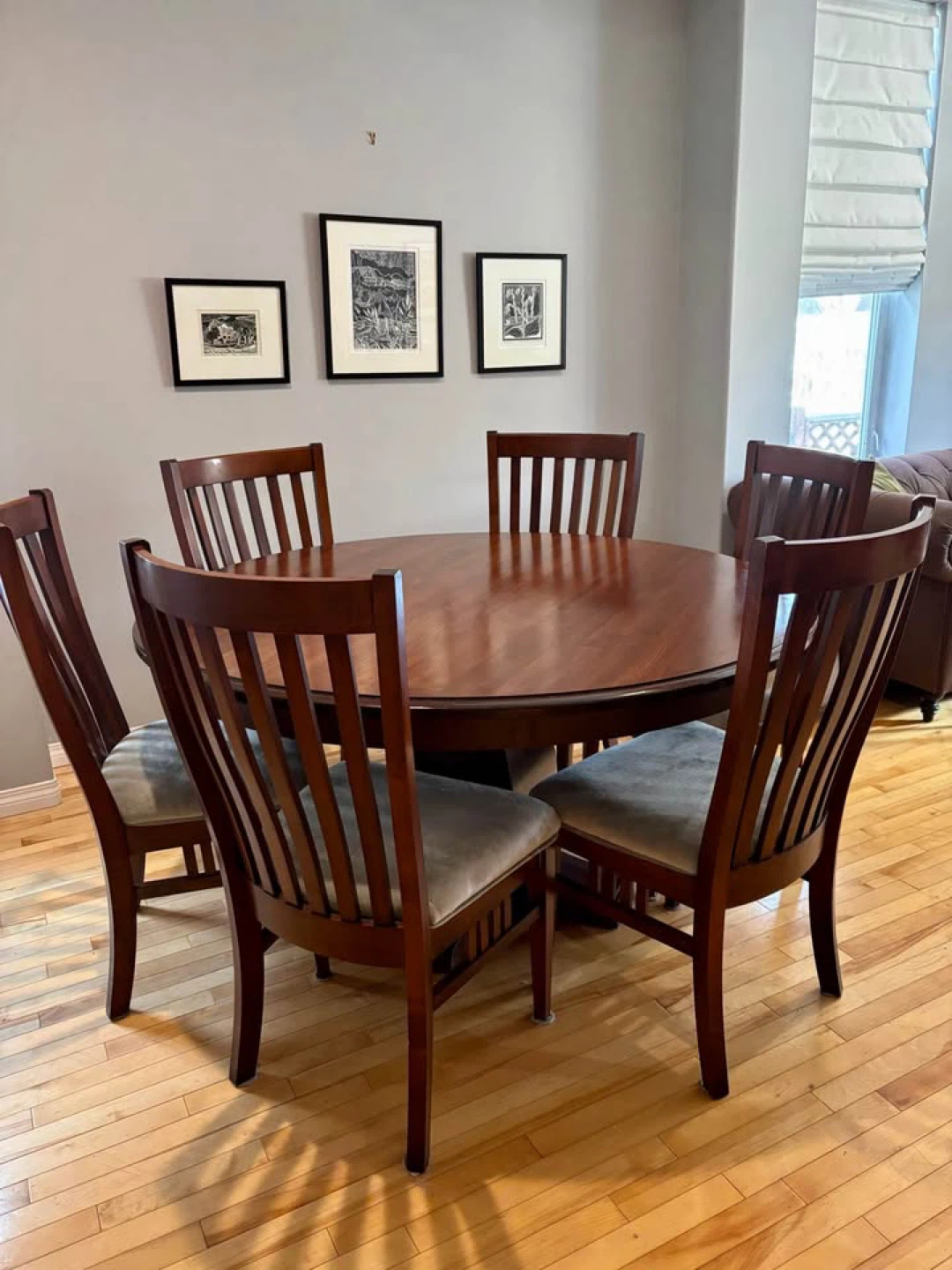 Solid Wood 60” Round Wooden Dining Table with 6 Chairs