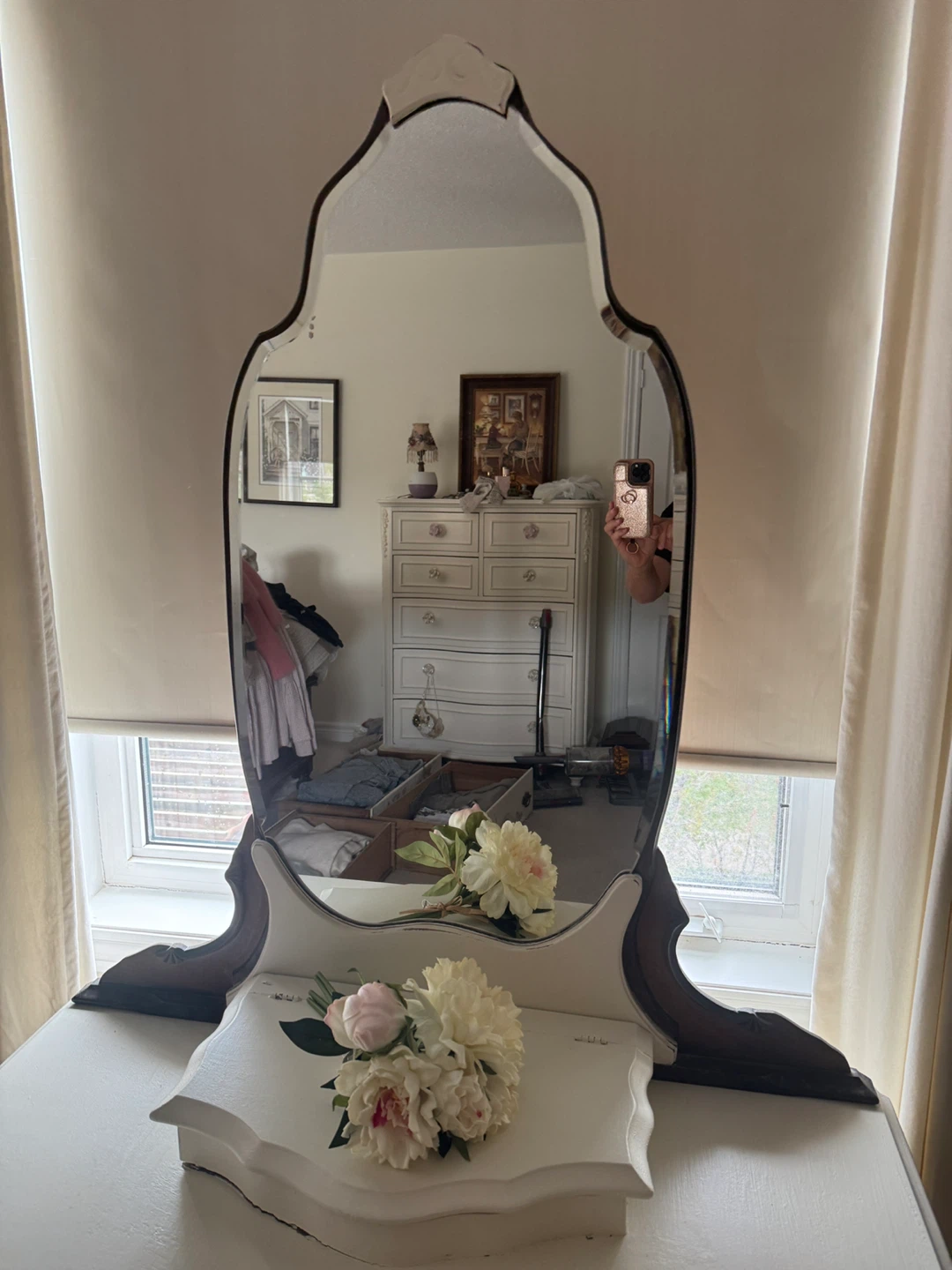Vintage Vanity with Mirror Casters with Wheels - photo 3
