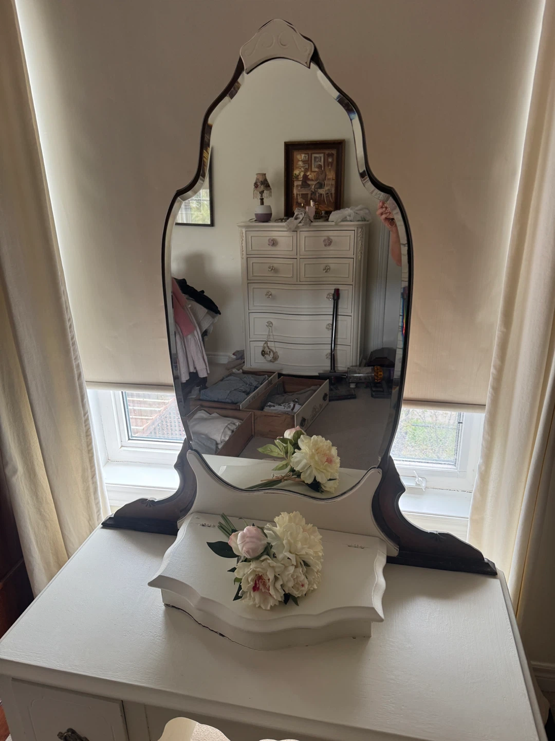 Vintage Vanity with Mirror Casters with Wheels
