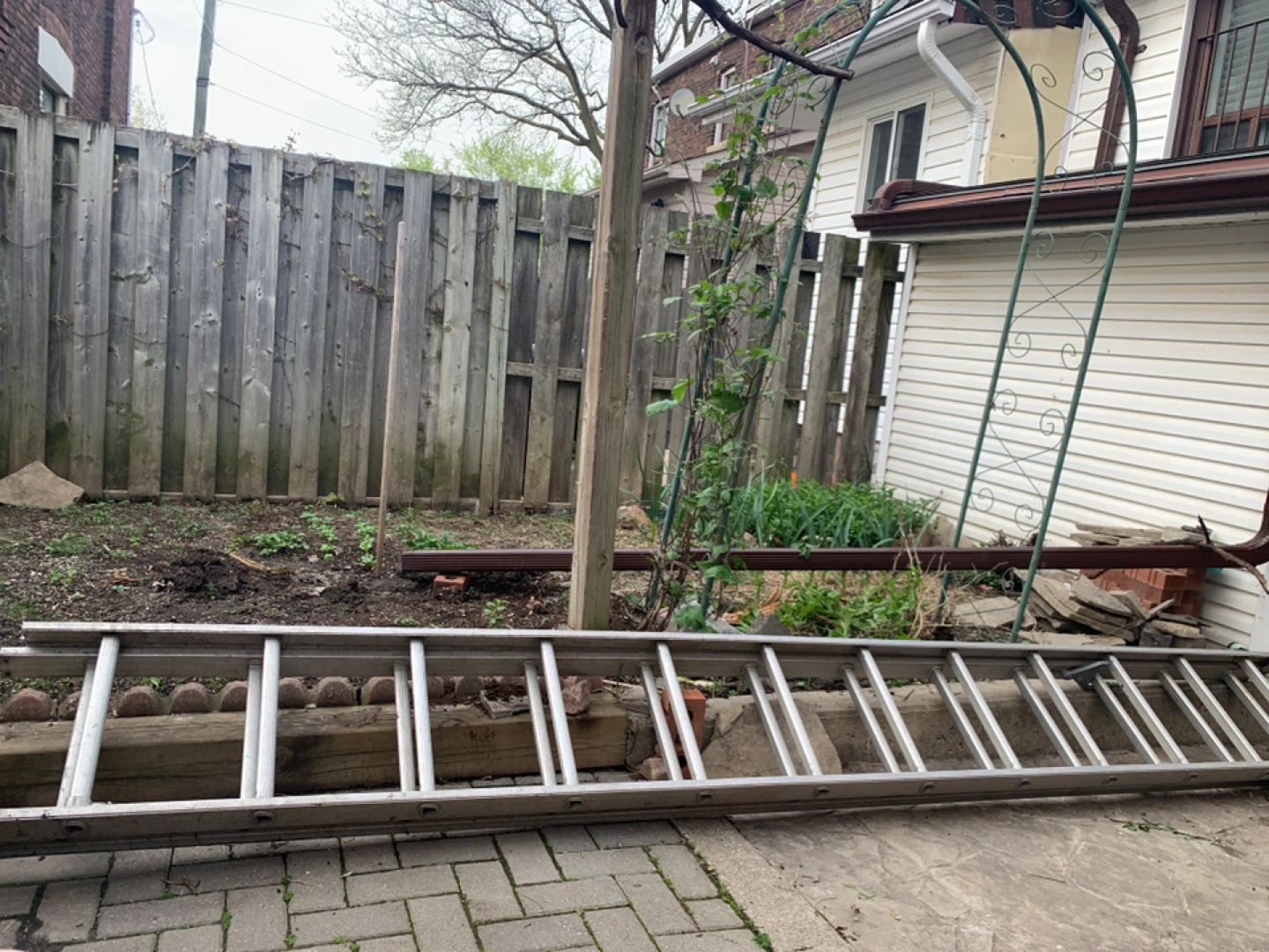 24 foot Aluminum Extension Ladder - photo 3