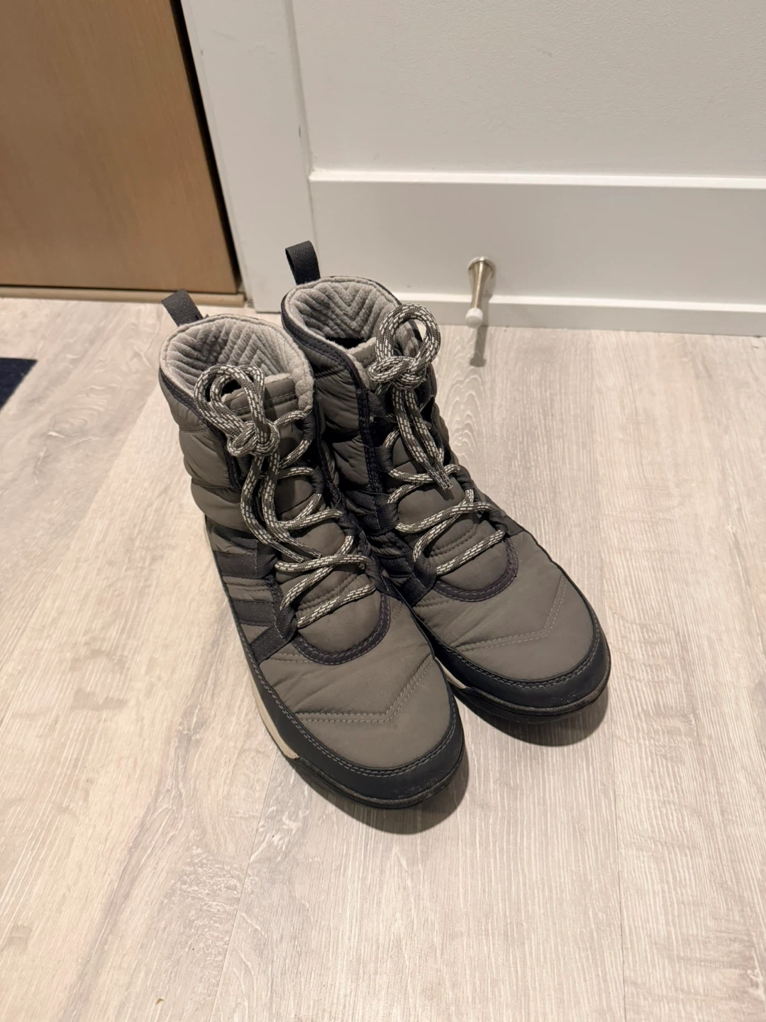 Moving out) Sorel Women's Waterproof Winter Boots