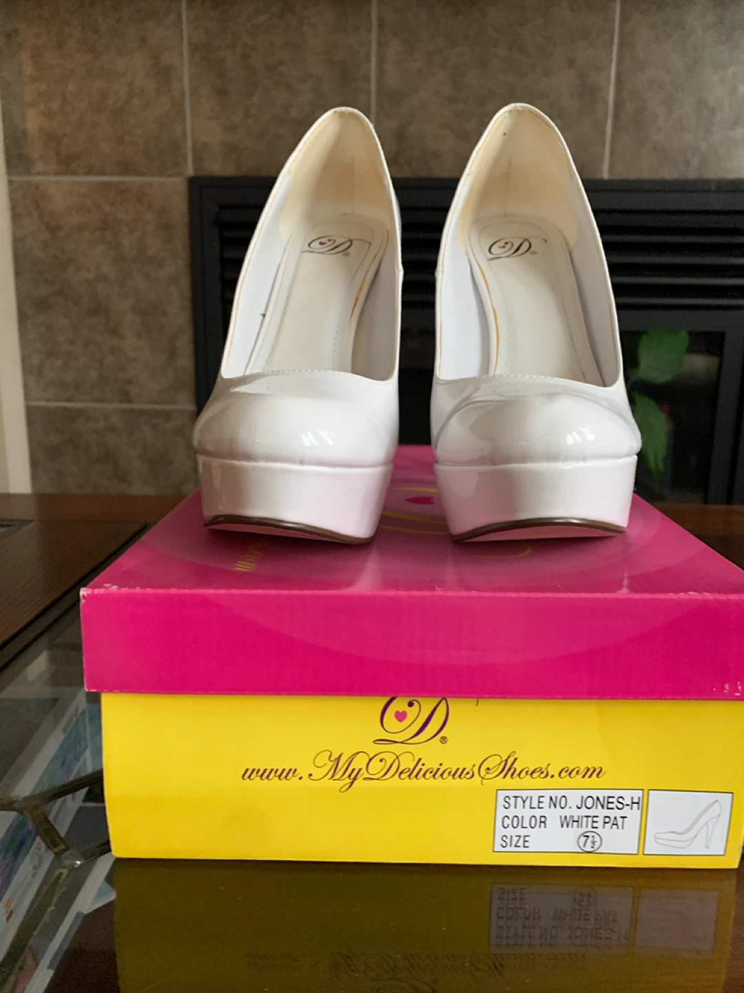 My Delicious Shoes White Patent Heels Size 7.5