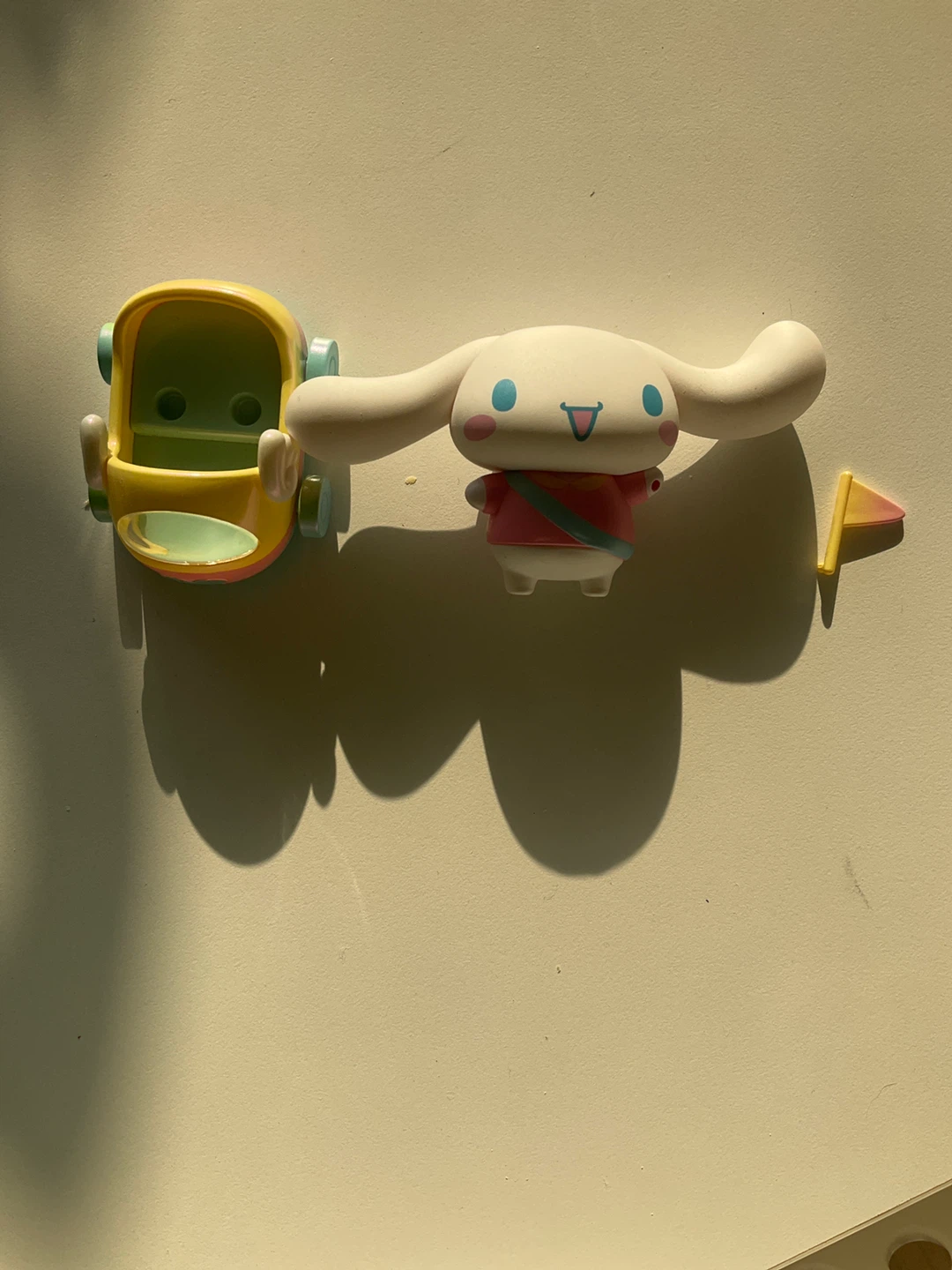 Cinnamon roll Sanrio miniso figurine - photo 3