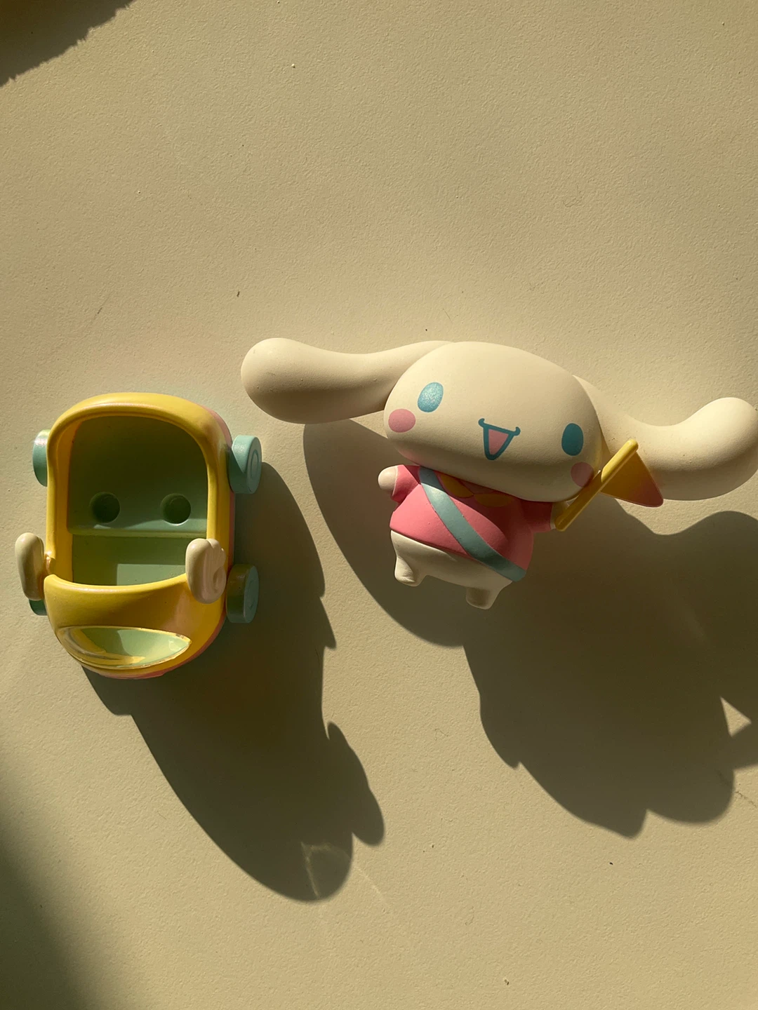 Cinnamon roll Sanrio miniso figurine - photo 2