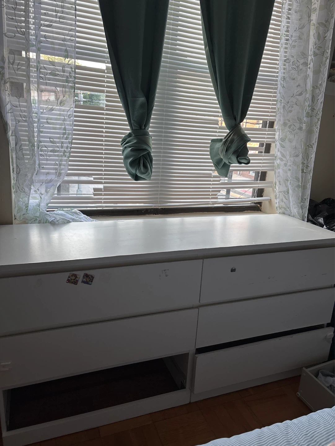 White 6-Drawer Dresser one broken!