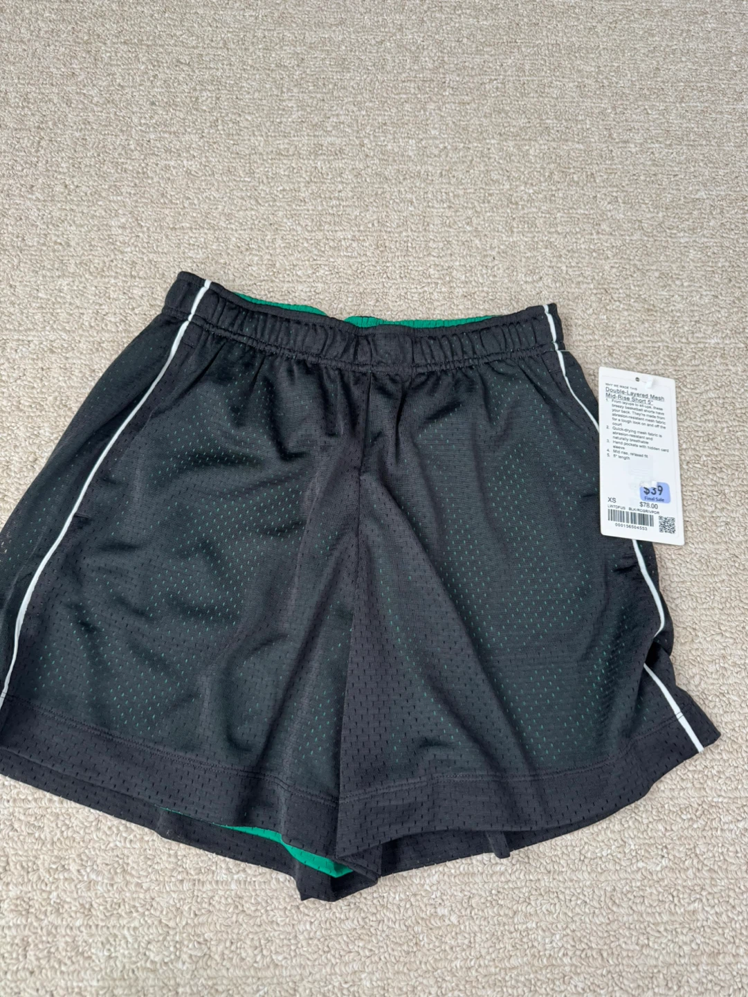 Lululemon Double-Layered Mesh Mid-Rise 5" Shorts XS Black