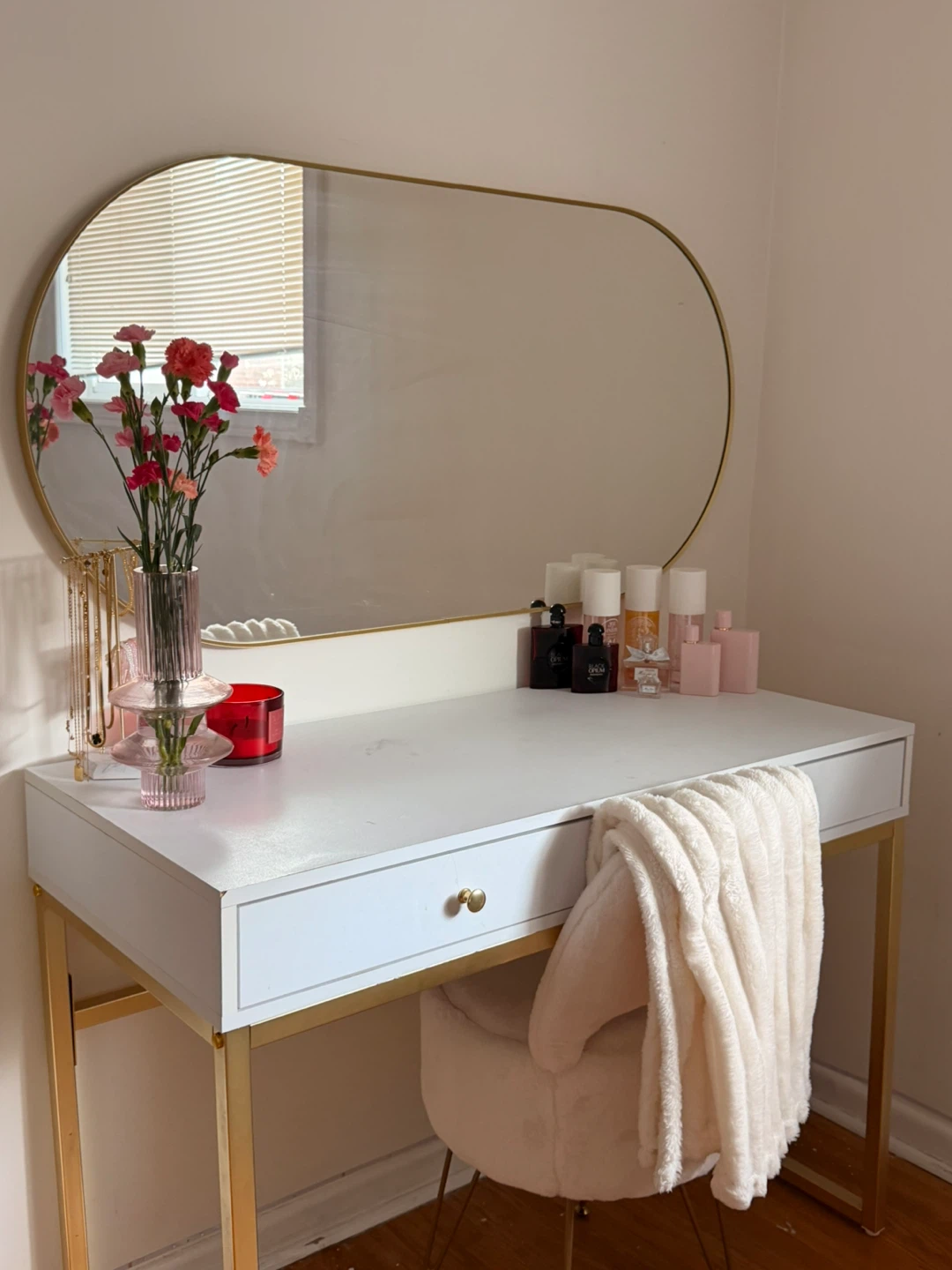 White Vanity Desk with Gold Legs and Mirror