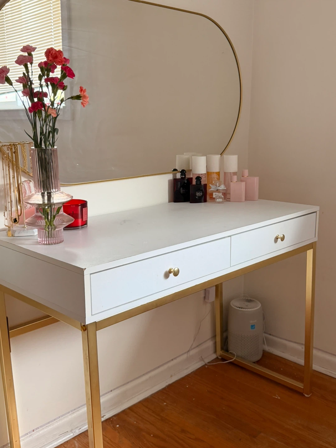 White Vanity Desk with Gold Legs and Mirror - photo 2