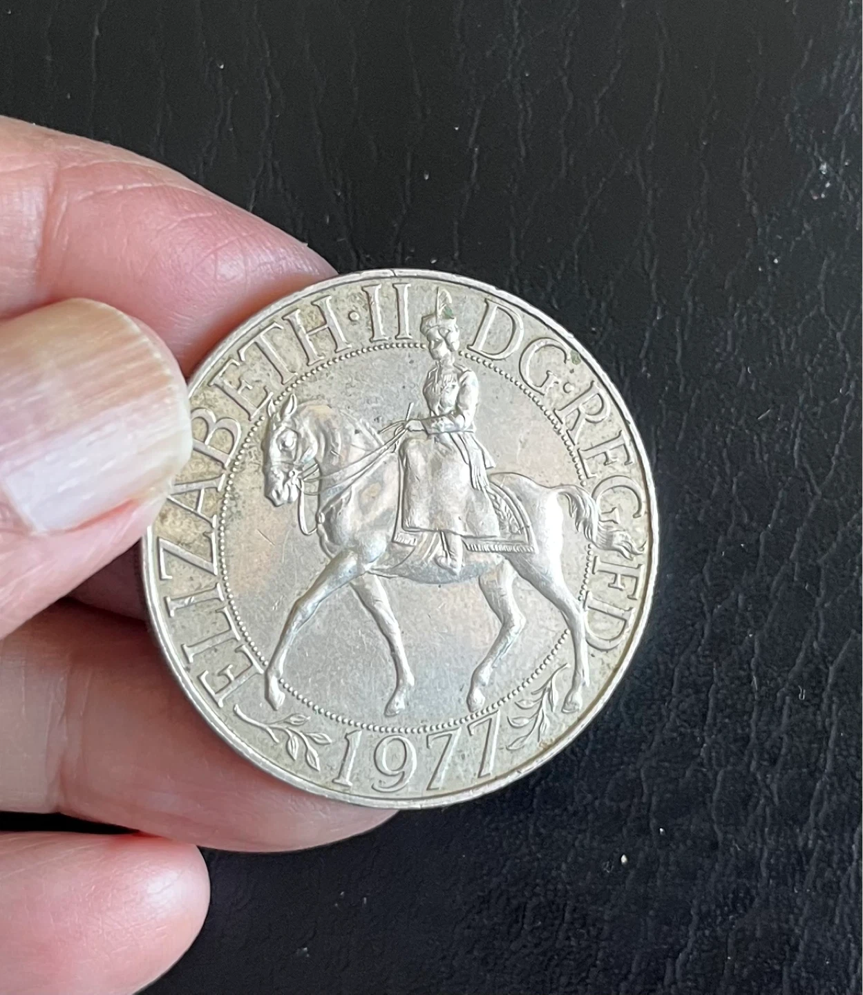 Great Britain 1977 QE II Silver Jubilee 25 Pence Coin - photo 5