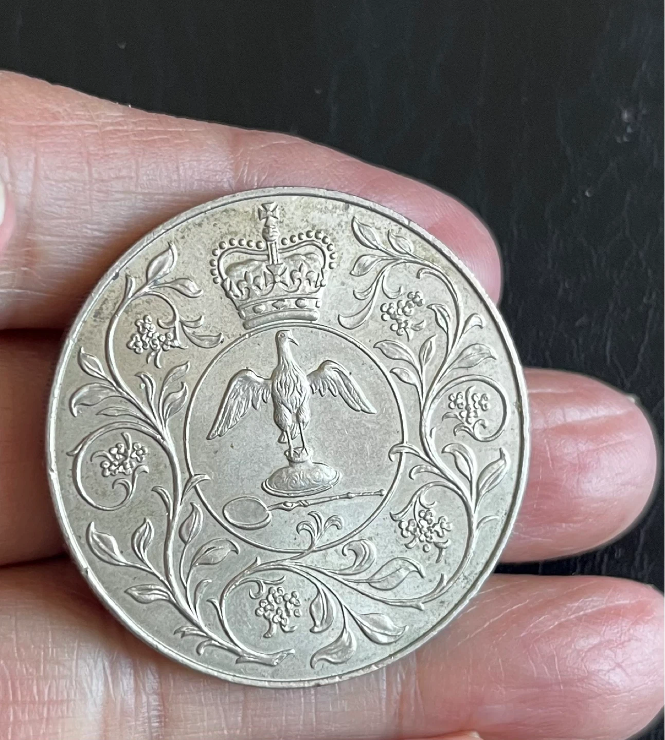 Great Britain 1977 QE II Silver Jubilee 25 Pence Coin - photo 3