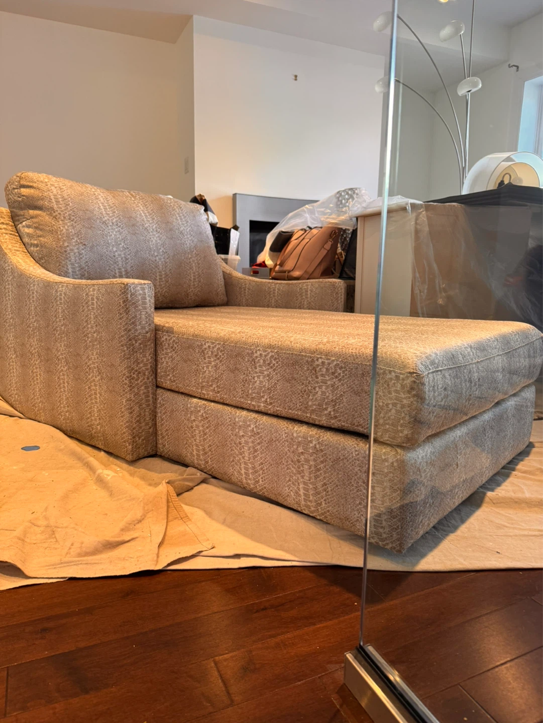 Chaise lounge