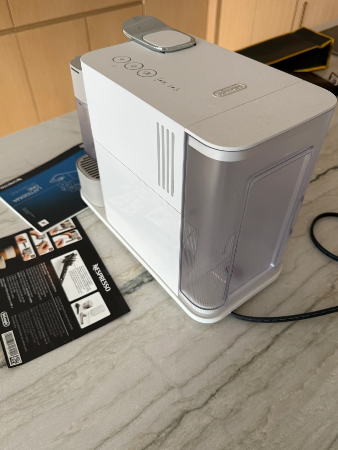 Nespresso Lattissima One Coffee Machine - photo 4