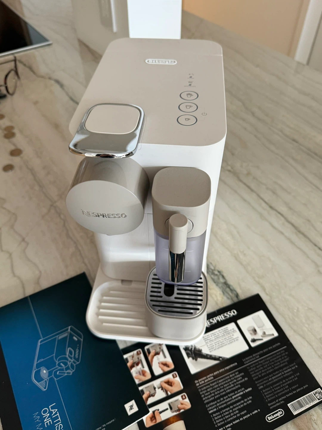 Nespresso Lattissima One Coffee Machine - photo 3