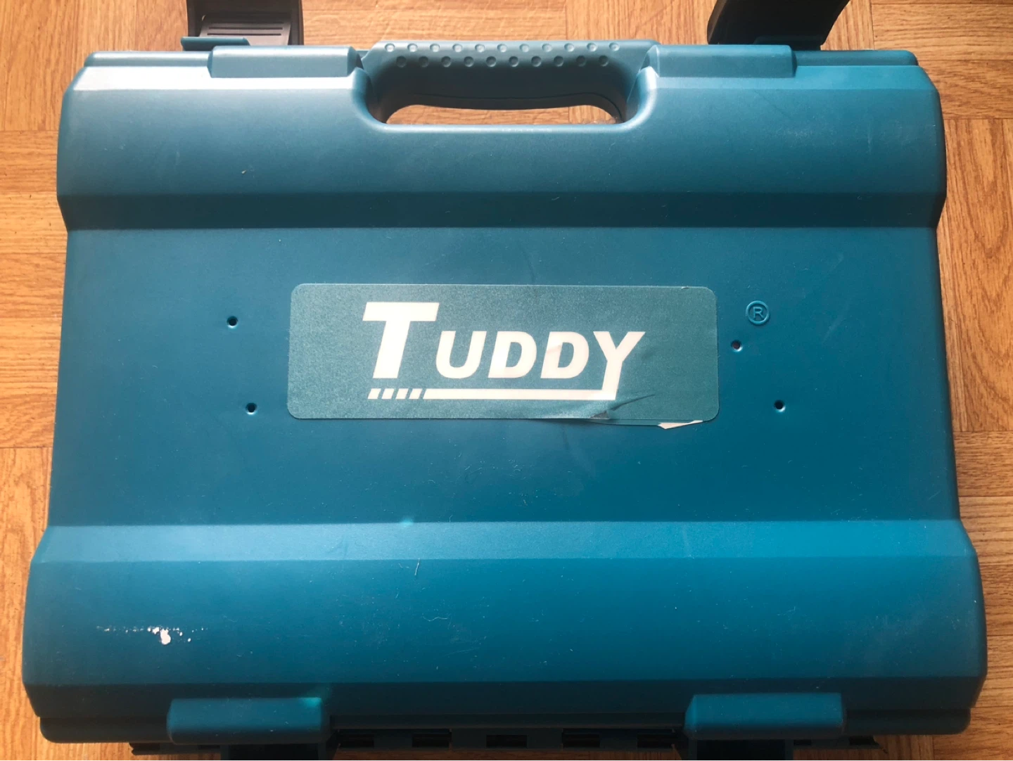 Tuddy Cordless Impact Wrench Kit with 2 Batteries