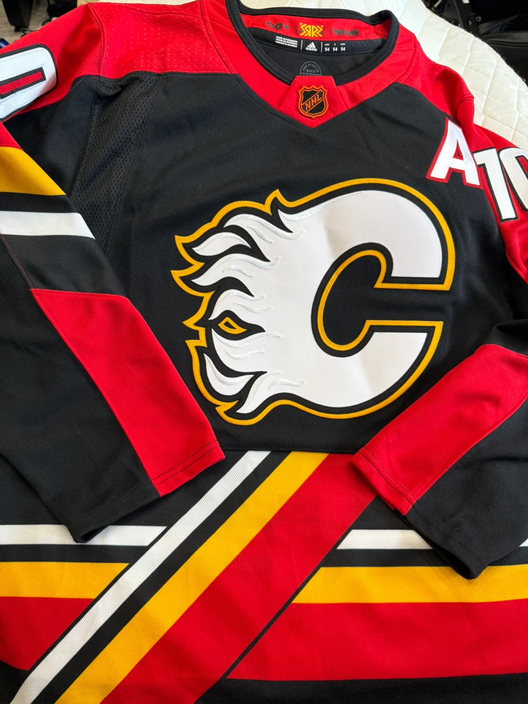 Calgary Flames Hockey Jersey #10 - photo 2
