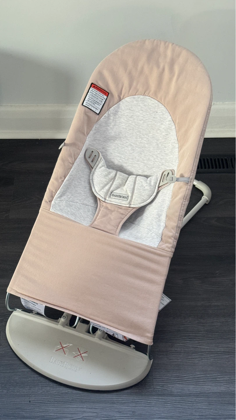 BabyBjörn Bouncer - Pink/Grey