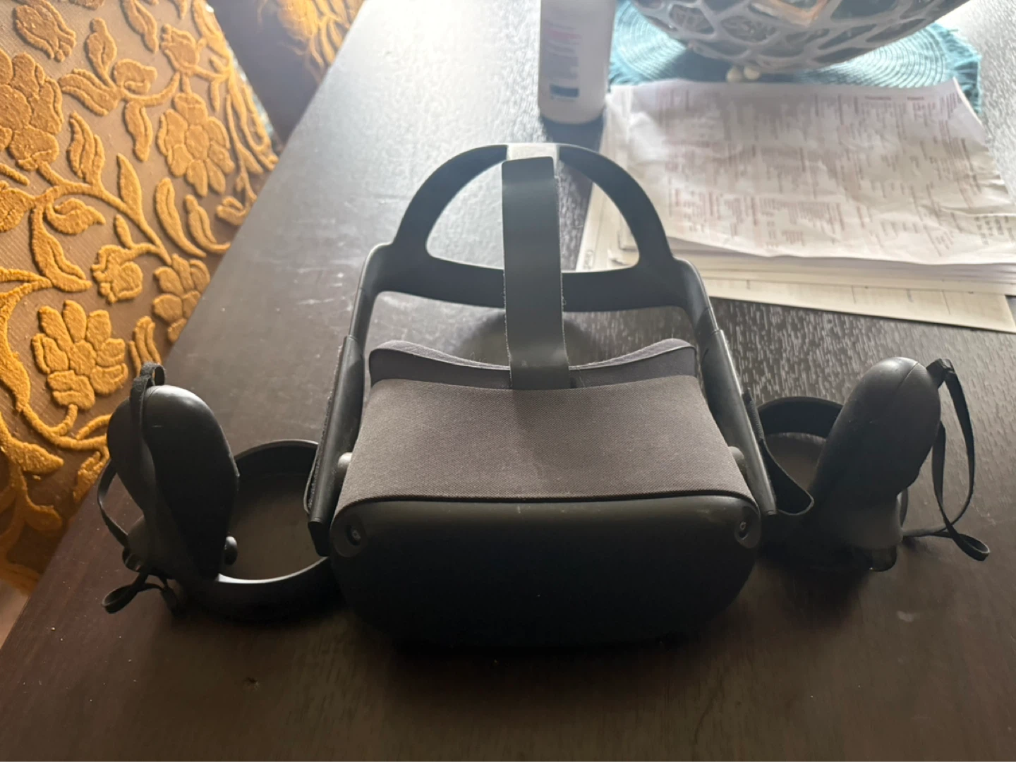 Oculus Quest 1 VR Headset with Controllers - photo 4