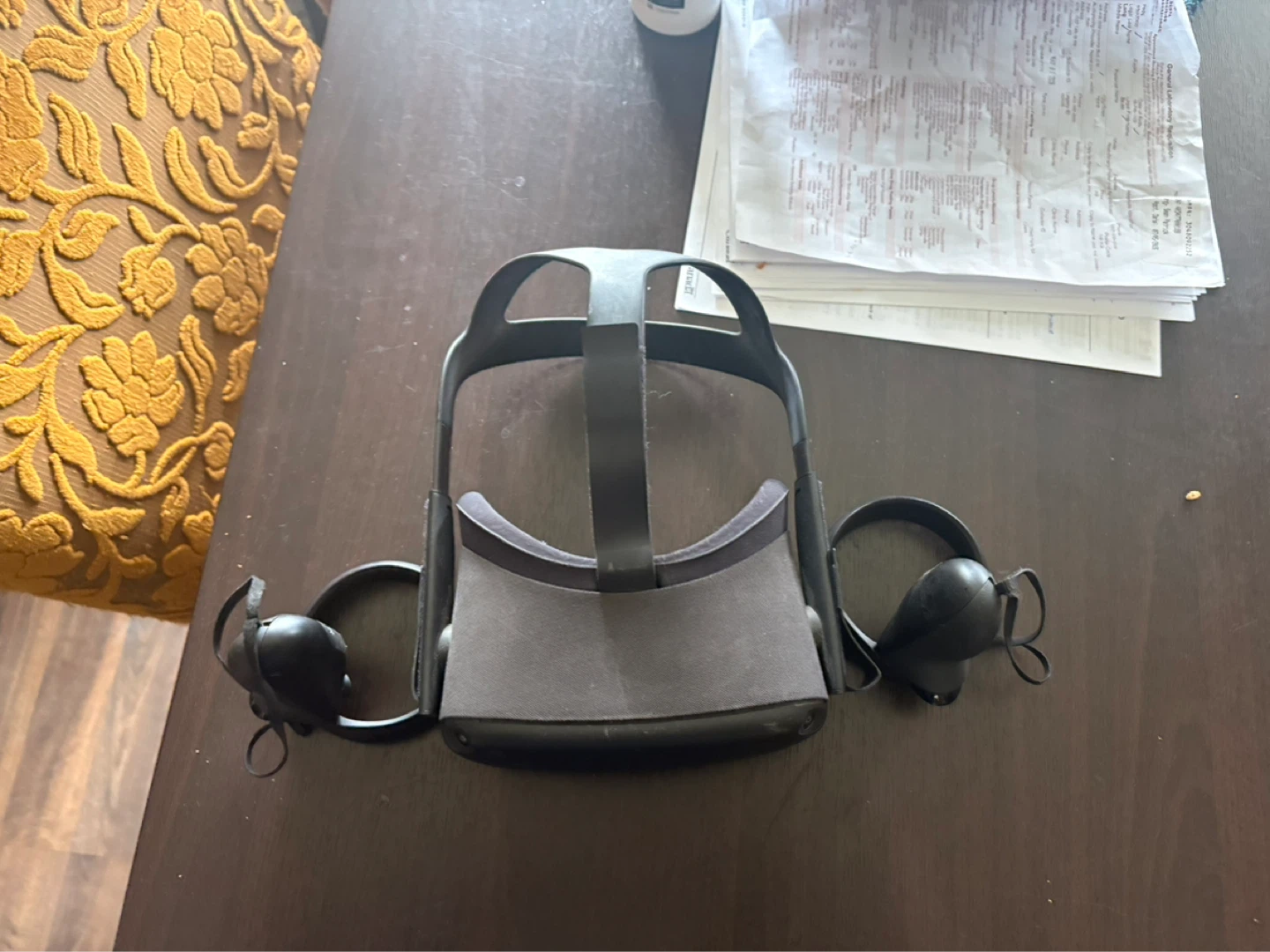 Oculus Quest 1 VR Headset with Controllers - photo 5