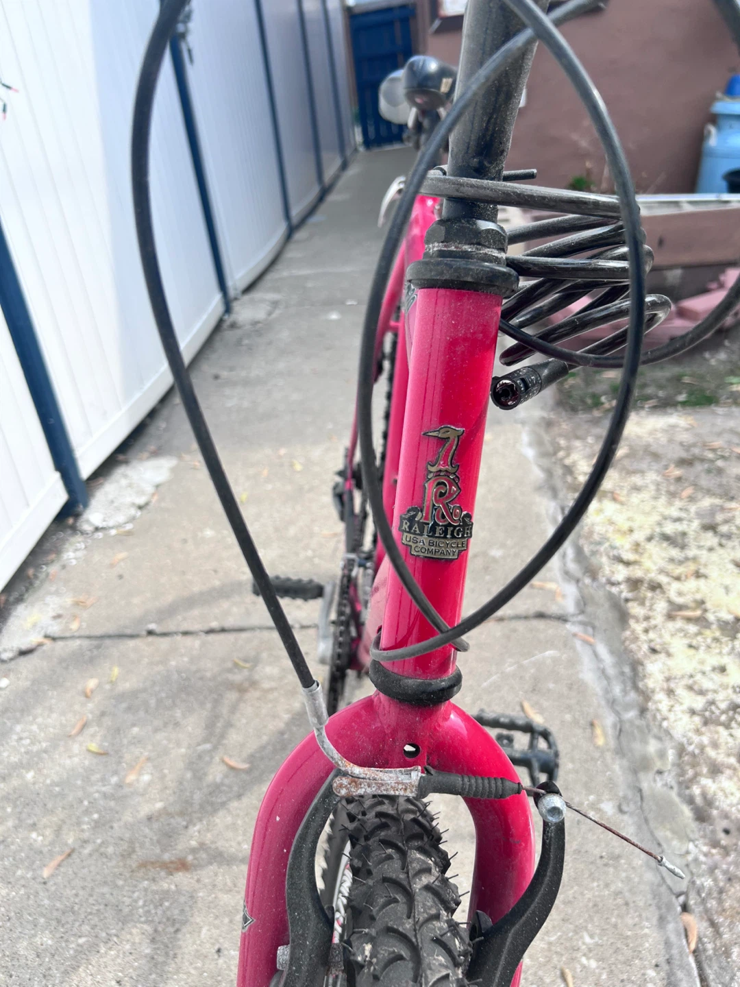 Raleigh Pink Mountain Bike - photo 4