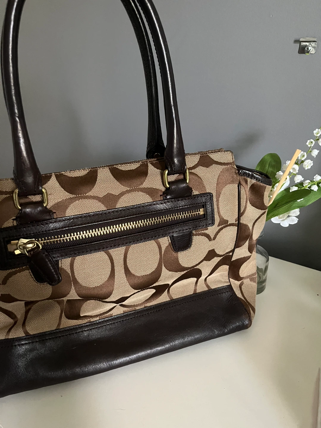 Y2K Coach Beige & Brown Signature Canvas Tote w/ Tassle - photo 2