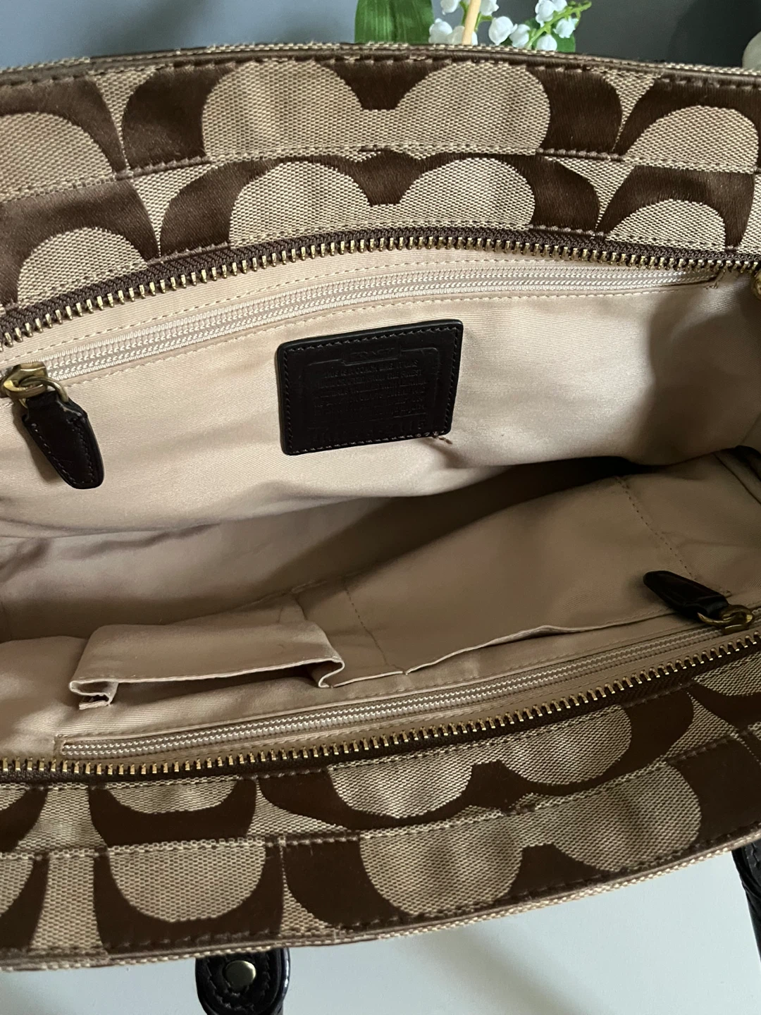 Y2K Coach Beige & Brown Signature Canvas Tote w/ Tassle - photo 4