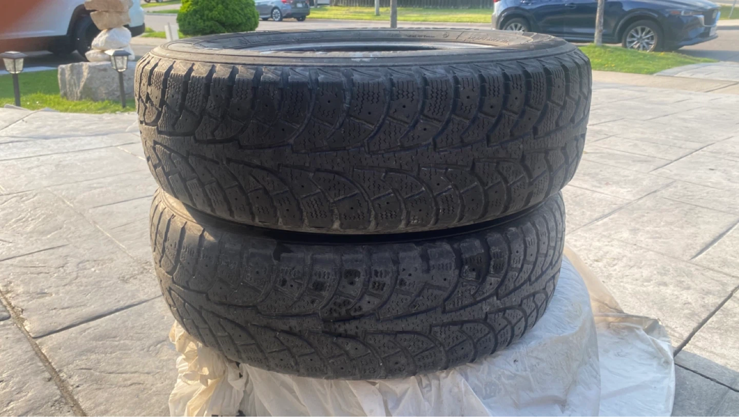 Hankook Winter i*Pike RS2 Tires - Set of 2