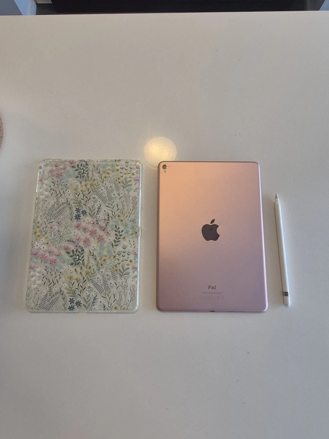Apple iPad Rose Gold 9.7 inch pro