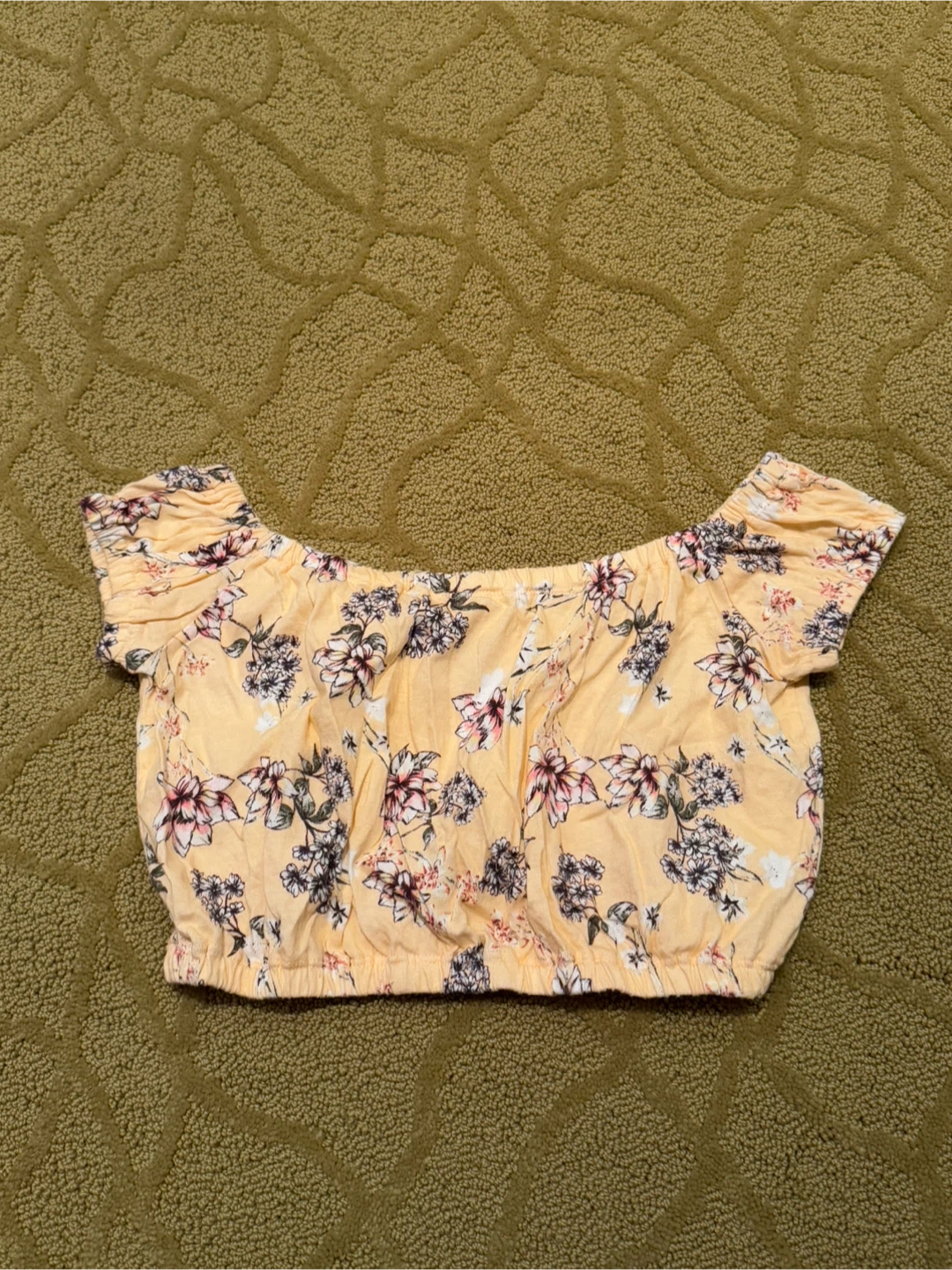 ME TO WE Floral Off-the-Shoulder Crop Top - Medium