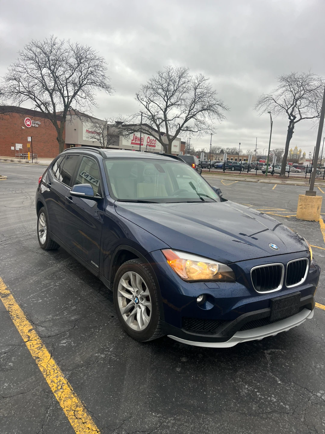 BMW X1 SUV - photo 2