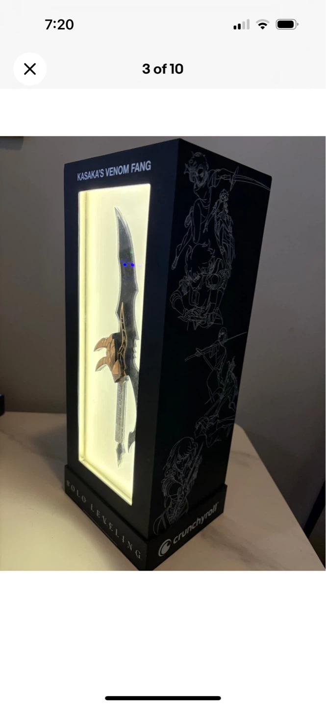 Crunchyroll Solo Leveling Kasaka's Venom Fang Display Box