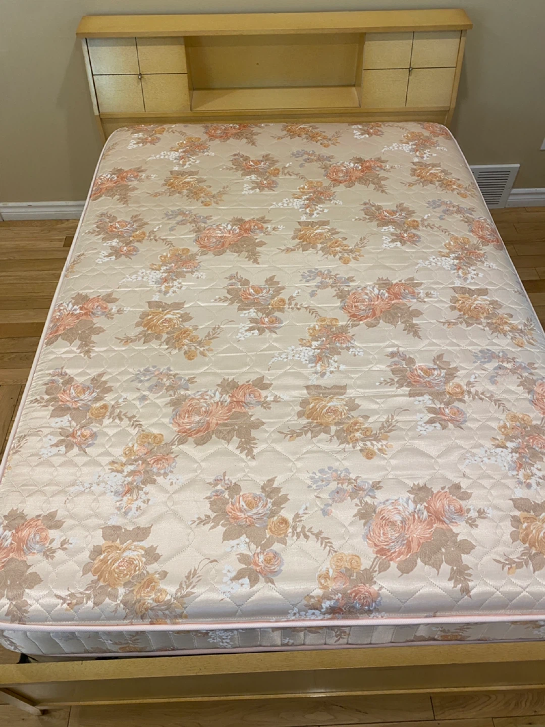 Vintage MCM Solid Wood Double Size Bed Set (CAN DELIVER) - photo 5