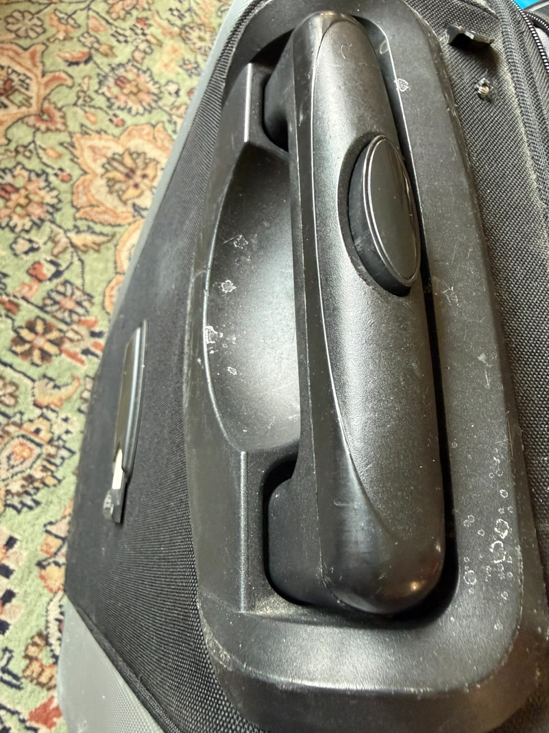 Airway Black Carry-On Spinner Suitcase - photo 4