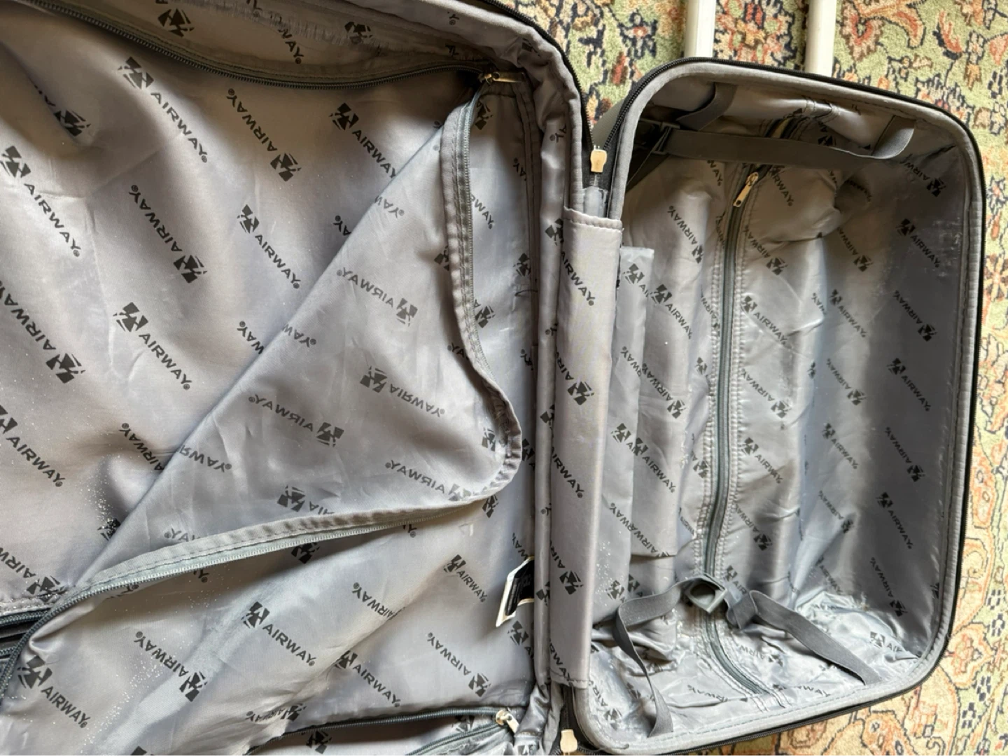 Airway Black Carry-On Spinner Suitcase - photo 2