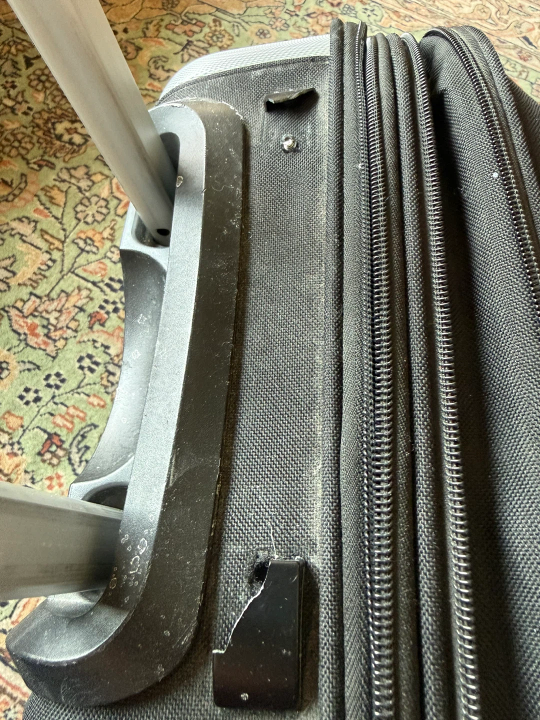 Airway Black Carry-On Spinner Suitcase - photo 3